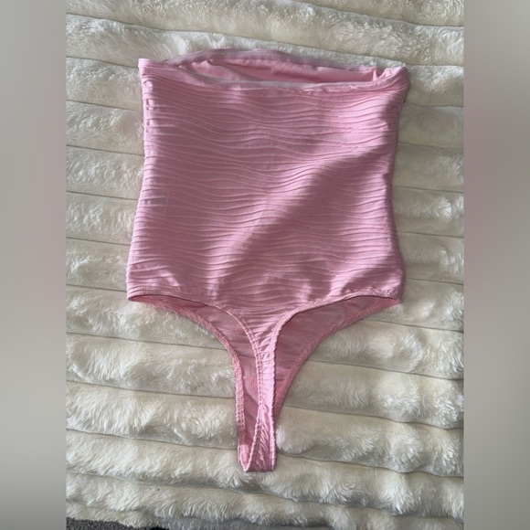 Princess Polly bodysuit with built in bra and non slip grip - Picture 3 of 4